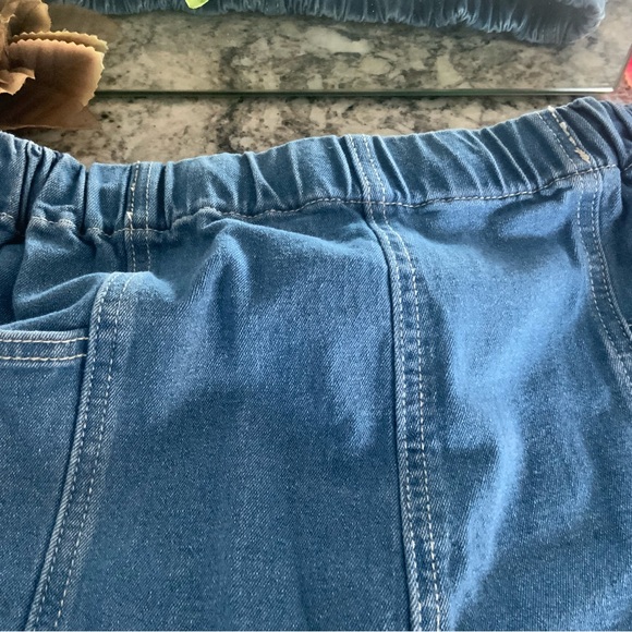 Woman’s blue Jean polyester, cotton & spandex sport shorts size XL. - Picture 3 of 6